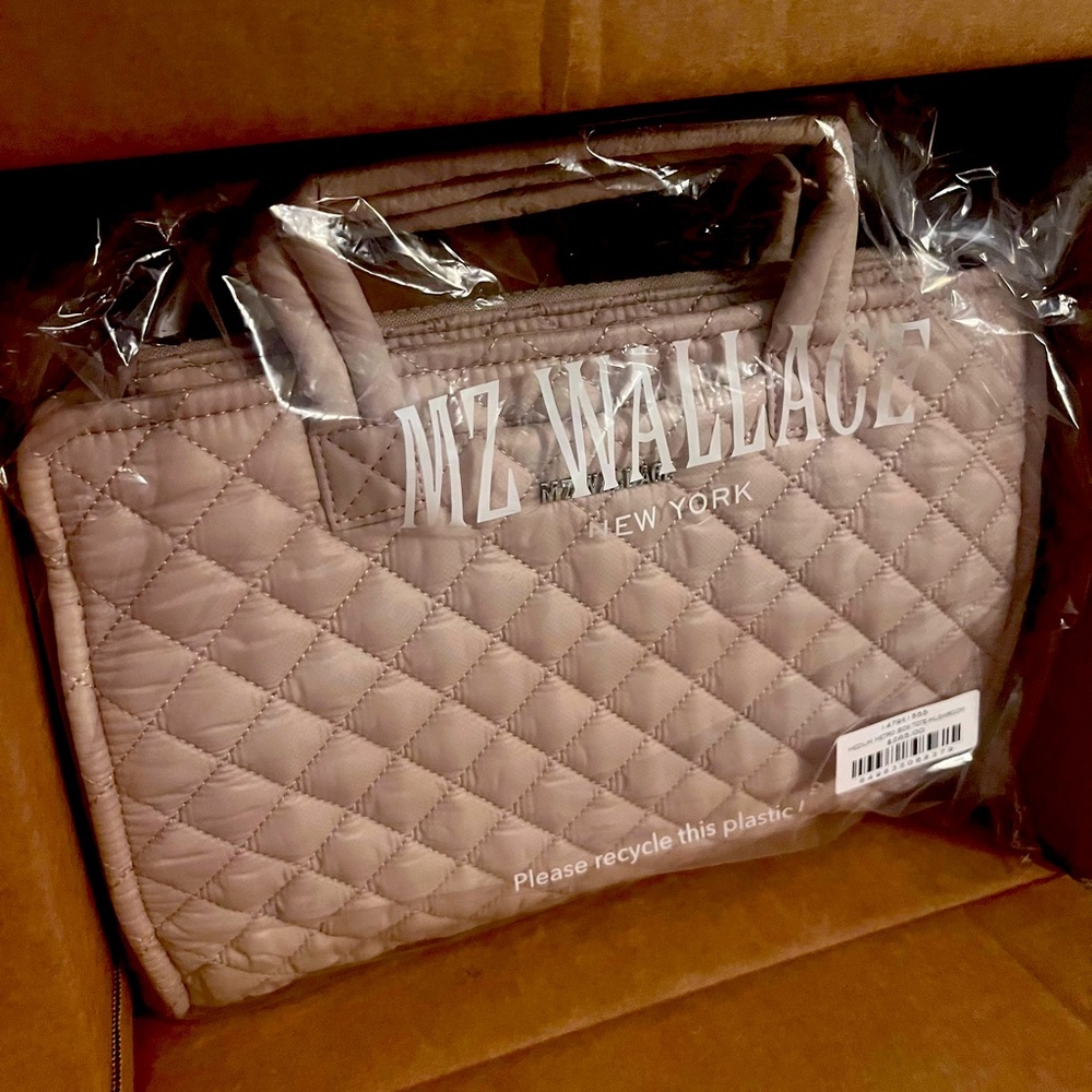 NWT MZ Wallace med Metro Box Tote Mushroom.